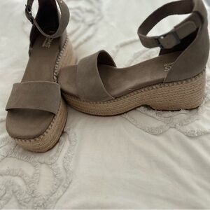 Tom’s Wedge Espadrilles